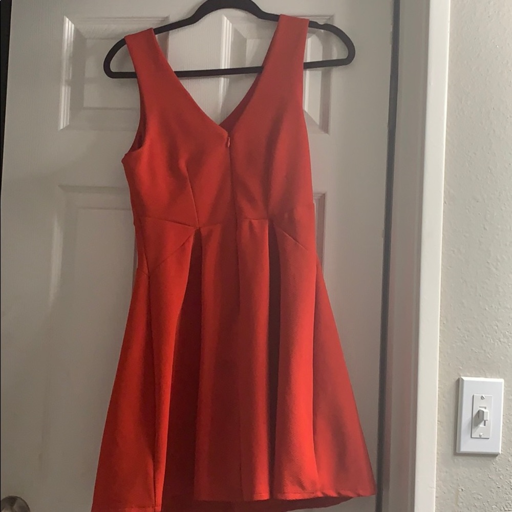 Red Dress - Picture 4 of 4